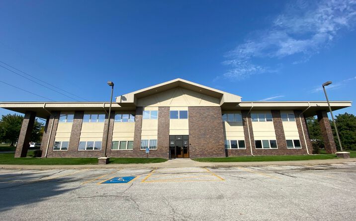 Pictures of Office property located at 11915 P St, Omaha, NE 68137 for lease - image #1