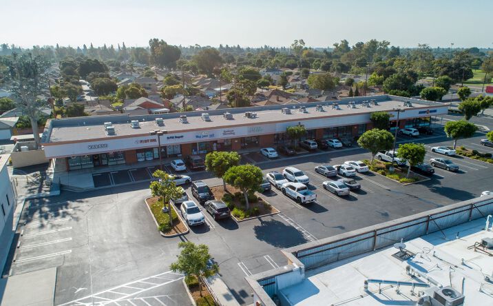 Pictures of Retail property located at 4132-4226 Woodruff Ave, Lakewood, CA 90713 for lease - image #1