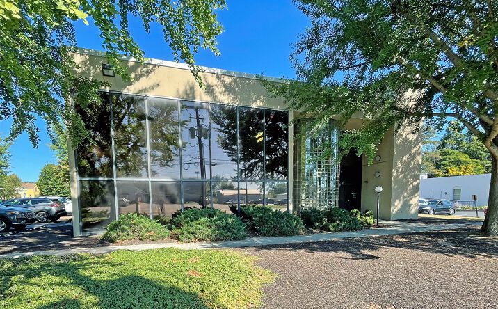 Pictures of Office property located at 3916 Trindle Rd, Camp Hill, PA 17011 for lease - image #1