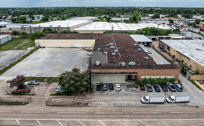 Pictures of Industrial property located at 6628-6630 Gulf Fwy, Houston, TX 77087 for lease - image #1