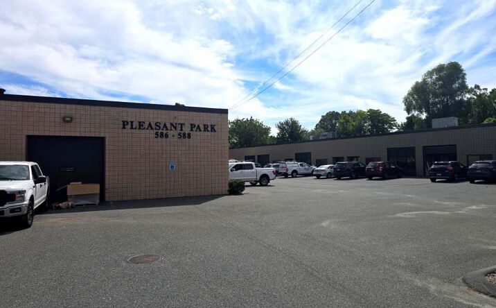 Pictures of Office, Industrial property located at 586-588 Pleasant St, Norwood, MA 02062 for lease - image #1