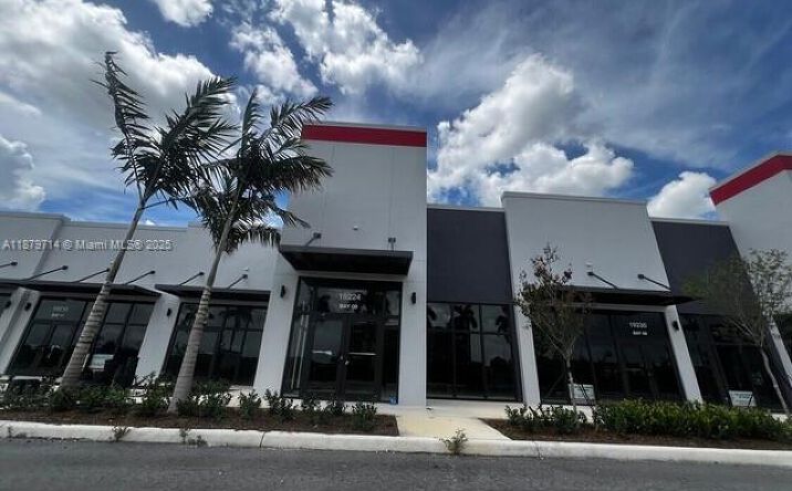 Pictures of Retail property located at 19184 NW 27 Ave, Miami Gardens, FL 33056 for lease - image #1