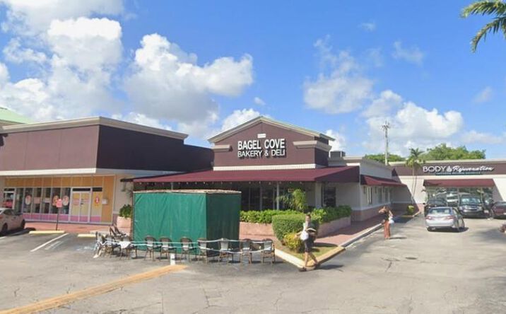 Pictures of Retail property located at 600-8 W Hallandale Beach Blvd # 8 #600-8, Hallandale Beach, FL 33009 for lease - image #1
