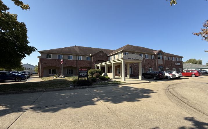 Pictures of Office property located at 1701 Broadmoor Dr, Champaign, IL 61821 for lease - image #1