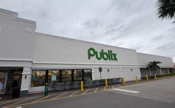 Pictures of Retail, Restaurant property located at 401-575 21st St, Vero Beach, FL 32960 for lease - image #1