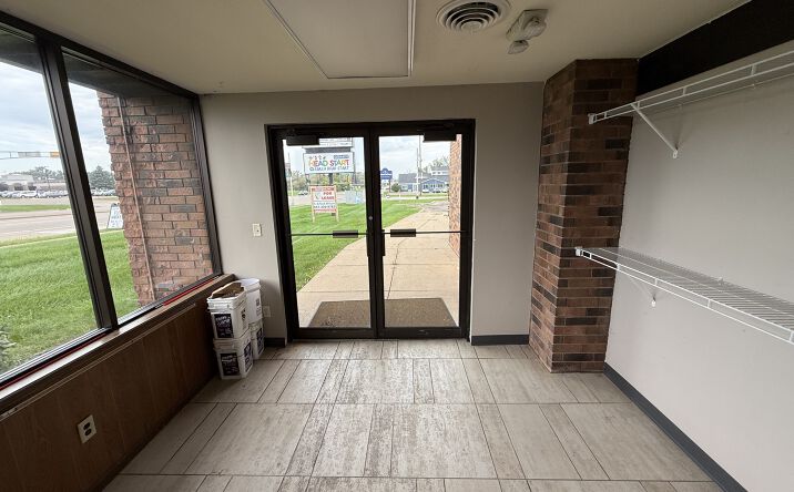 Pictures of Office property located at 118 Homestead Dr, New Richmond, WI 54017 for lease - image #1