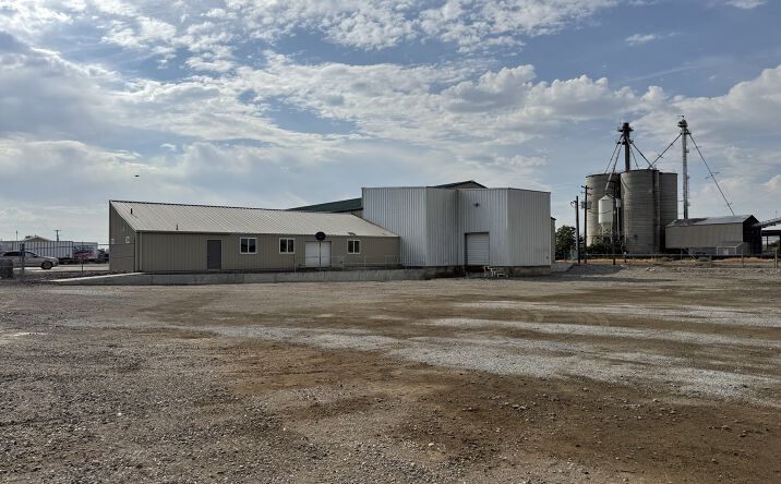 Pictures of Office, Industrial property located at 396 Grain Terminal Rd, Burbank, WA 99323 for lease - image #1