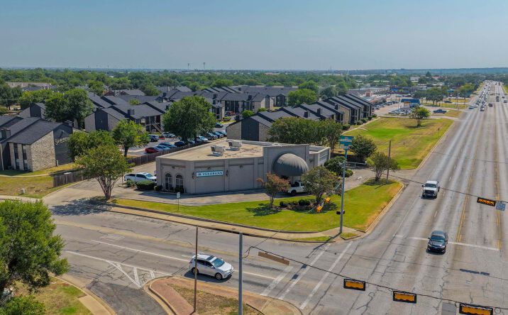 Pictures of Retail property located at 902 E Palm Valley Blvd, Round Rock, TX 78664 for lease - image #1