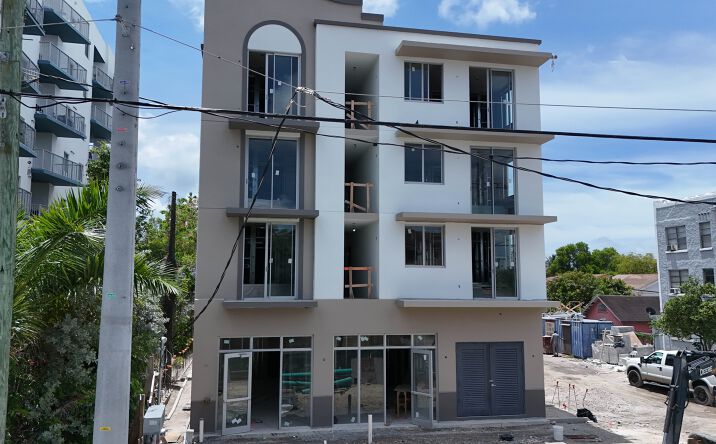 Pictures of Retail property located at 650 SW 1st St, Miami, FL 33130 for lease - image #1