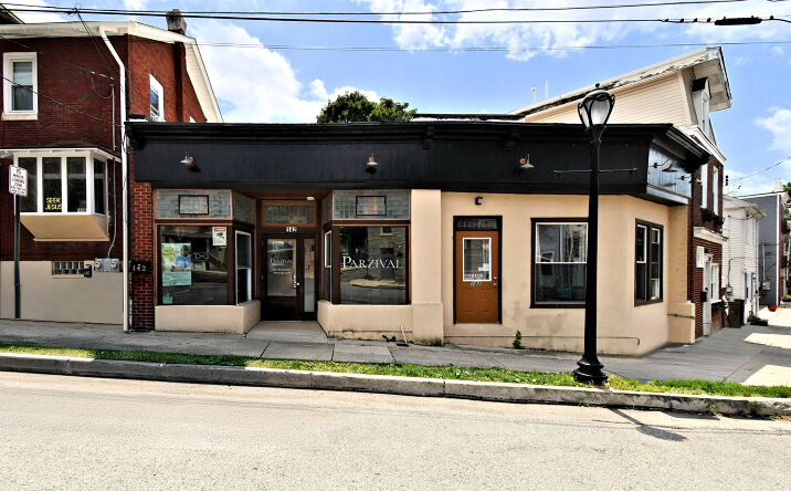Pictures of Retail, Office, Industrial property located at 142 Railroad St, Phoenixville, PA 19460 for lease - image #1