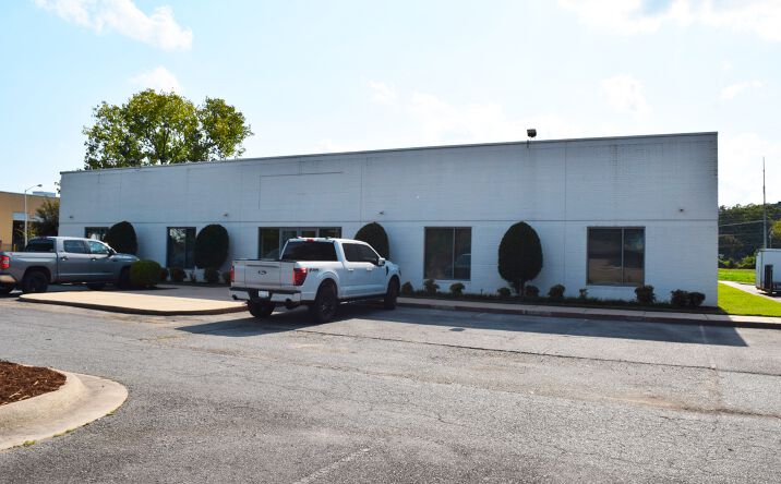 Pictures of Office property located at 2100 Brookwood Dr, Little Rock, AR 72202 for lease - image #1