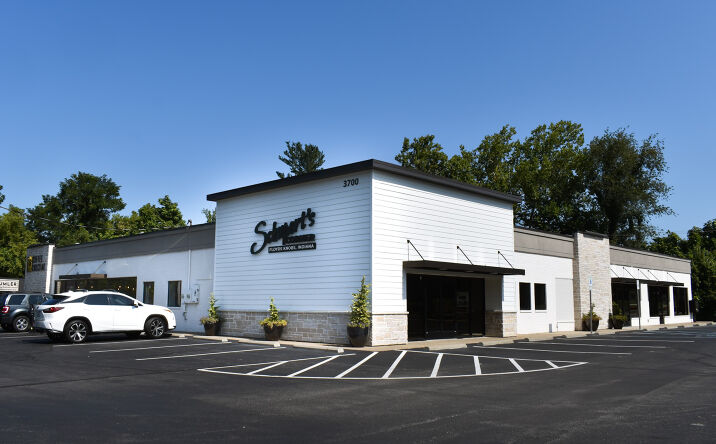 Pictures of Retail, Office, Restaurant property located at 3700 Paoli Pike, Floyds Knobs, IN 47119 for lease - image #1