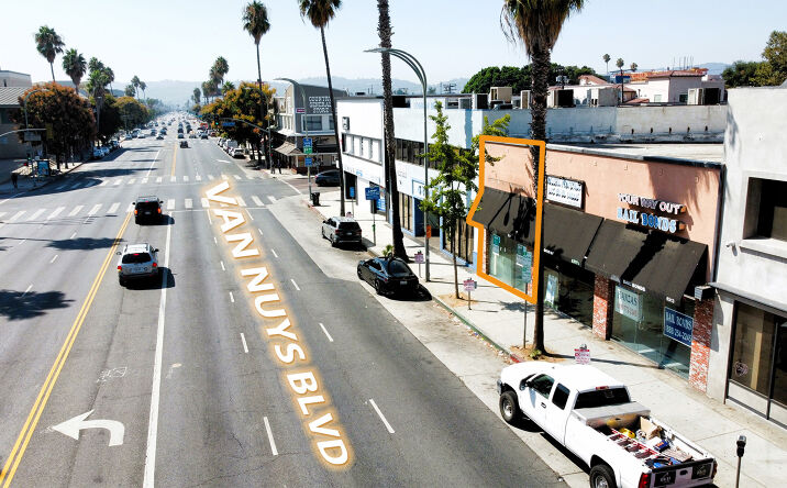 Pictures of Retail property located at 6311 Van Nuys Blvd, Van Nuys, CA 91401 for lease - image #1