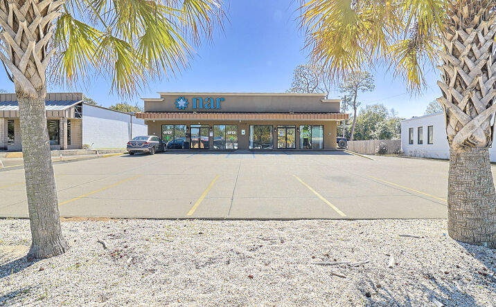 Pictures of Retail, Office, Restaurant property located at 2159 E Pass Rd, Gulfport, MS 39507 for lease - image #1