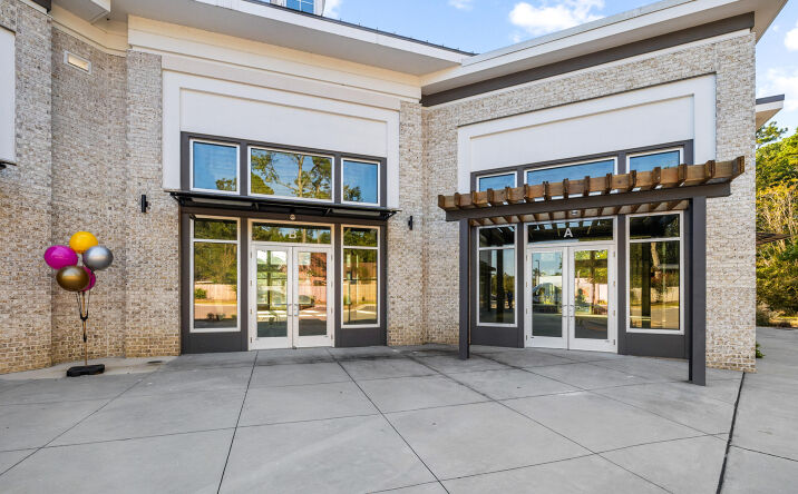 Pictures of Retail, Office, Restaurant property located at 460 Old Trolley Rd, Summerville, SC 29485 for lease - image #1