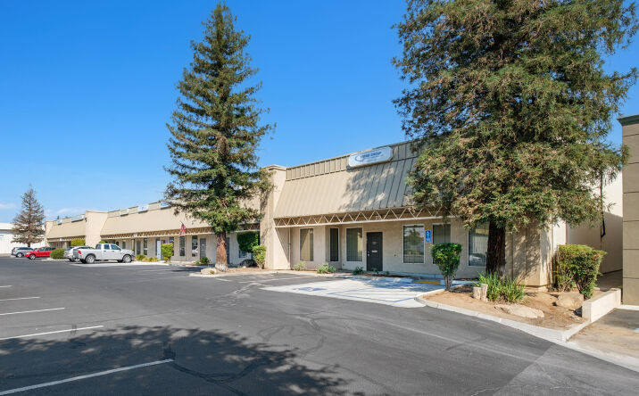Pictures of Retail, Office, Industrial property located at 1486 Tollhouse Rd, Clovis, CA 93611 for lease - image #1