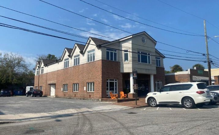 Pictures of Office property located at 112 W Doty Avenue # A, Summerville, SC 29483 for lease - image #1