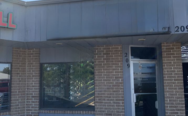 Pictures of Retail property located at 27W209 Geneva Road, Winfield, IL 60190 for lease - image #1