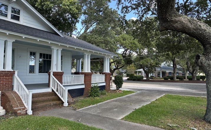 Pictures of Office property located at 3014 Bridges St, Morehead City, NC 28557 for lease - image #1