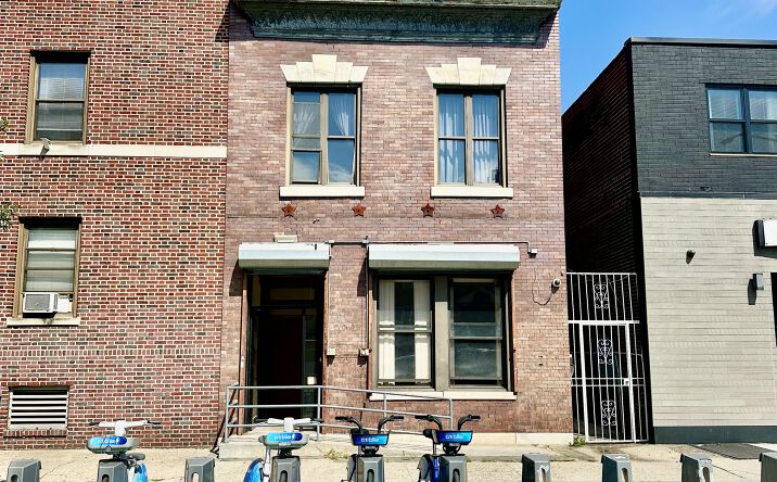 Pictures of Retail property located at 30-05 31st Ave, Astoria, NY 11106 for lease - image #1