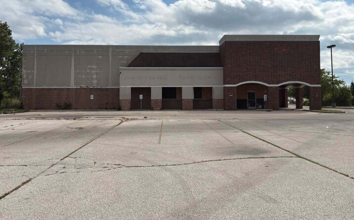 Pictures of Retail property located at 6330 N 76th St, Milwaukee, WI 53218 for lease - image #1