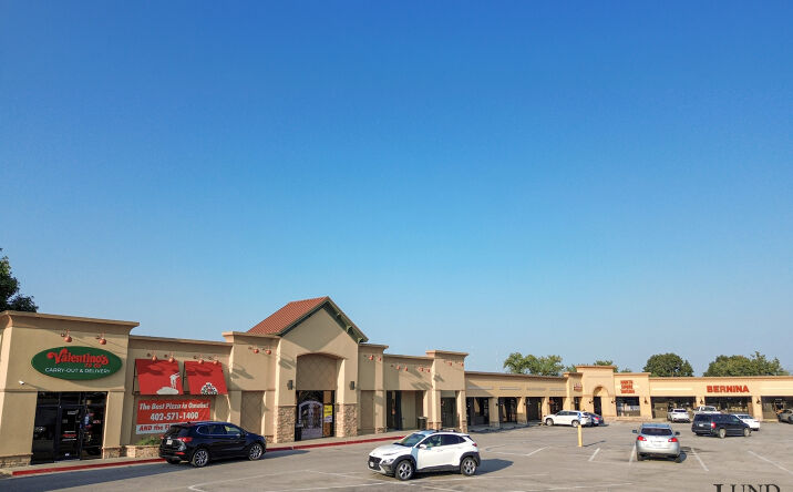 Pictures of Retail property located at 10118 Maple St, Omaha, NE 68134 for lease - image #1