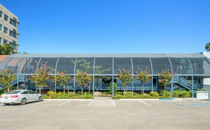 Pictures of Office property located at 907 Santa Fe Ave, Fresno, CA 93721 for lease - image #1