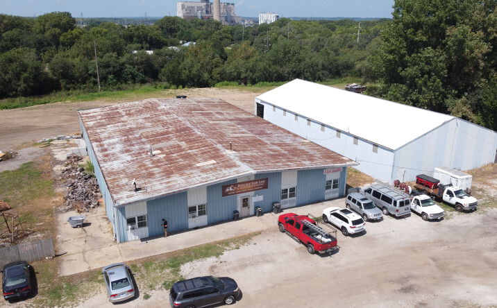 Pictures of Retail, Office, Industrial property located at 14929 IL-29, Pekin, IL 61554 for lease - image #1