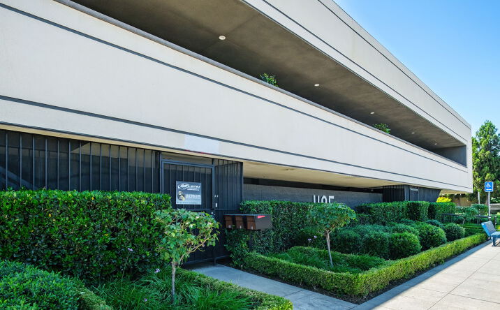 Pictures of Office property located at 1195 West Shaw Avenue, Fresno, CA 93711 for lease - image #1