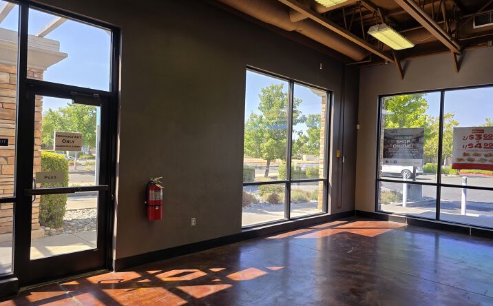 Pictures of Retail, Restaurant property located at 10545 Fairway Dr, Roseville, CA 95678 for lease - image #1