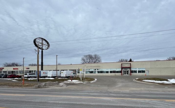 Pictures of Retail property located at 2967 Hudson Blvd N, St Paul, MN 55128 for lease - image #1