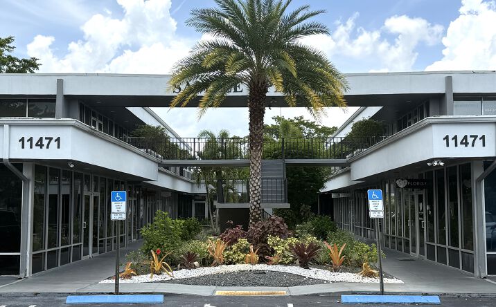 Pictures of Retail, Restaurant property located at 11471 W Sample Rd, Coral Springs, FL 33065 for lease - image #1