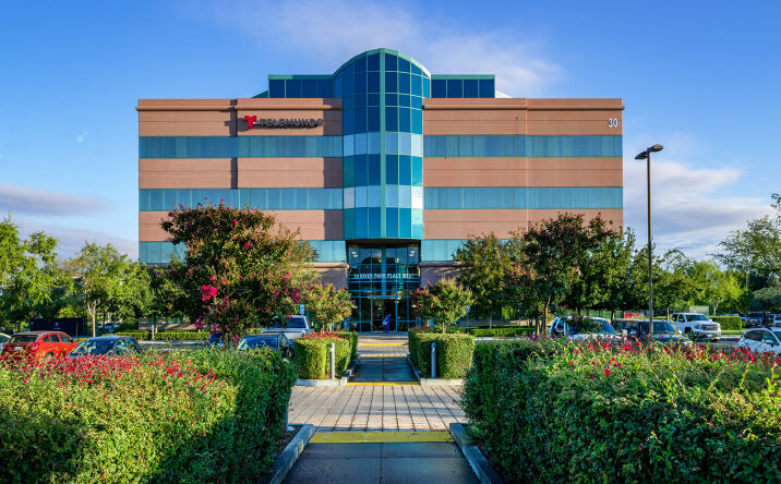 Pictures of Office property located at 30 River Park Pl W, Fresno, CA 93720 for lease - image #1