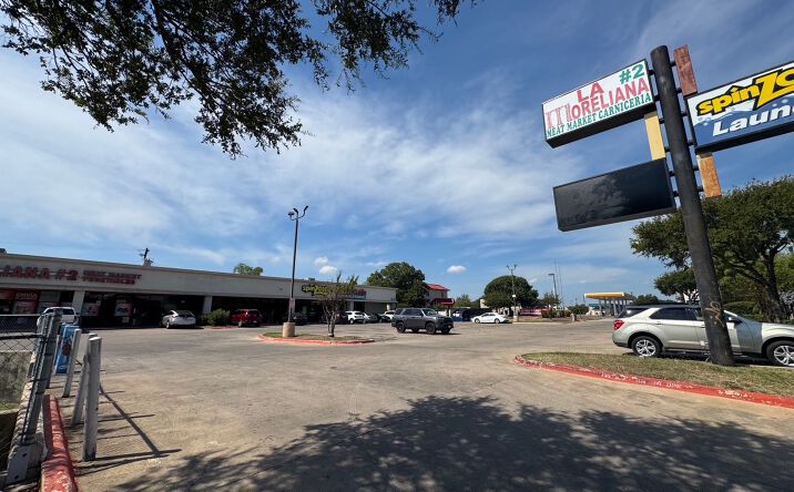 Pictures of Retail property located at 1909 E William Cannon Dr, Austin, TX 78744 for lease - image #1