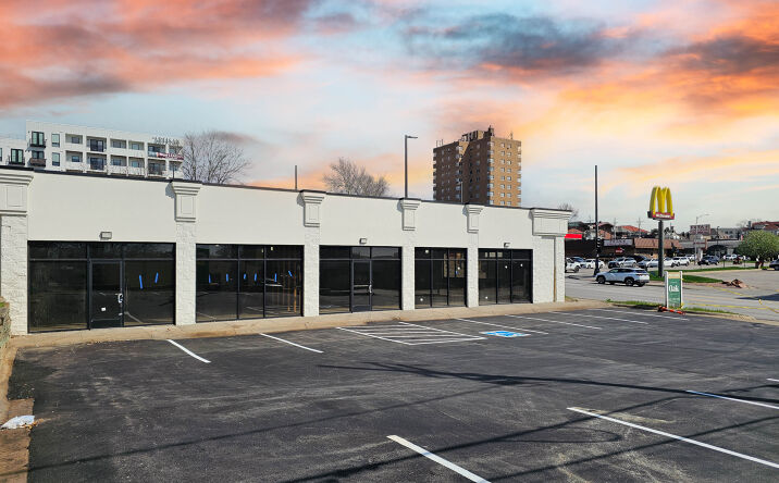 Pictures of Retail, Office property located at 4002 Dodge St, Omaha, NE 68131 for lease - image #1