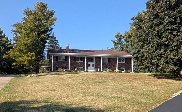 Pictures of Office property located at 7330 E Michigan Ave, Saline, MI 48176 for lease - image #1
