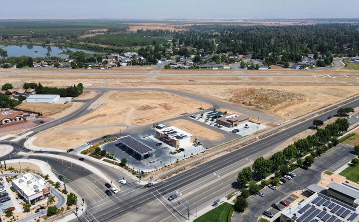 Pictures of Retail, Land property located at 7020 N Blythe Ave, Fresno, CA 93722 for lease - image #1