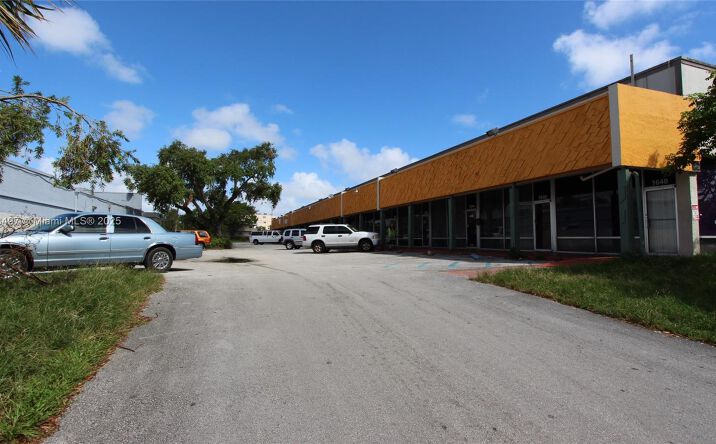 Pictures of Retail, Office property located at 1620 NE 148 St # 1626, North Miami, FL 33181 for lease - image #1