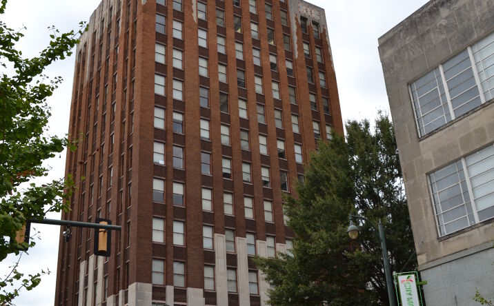 Pictures of Office property located at 88 Union Ave, Memphis, TN 38103 for lease - image #1