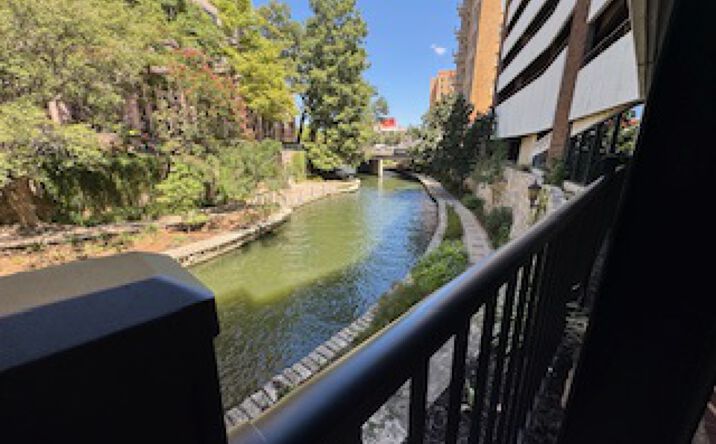 Pictures of Retail, Office, Restaurant property located at 405 N St Mary's St, San Antonio, TX 78205 for lease - image #1