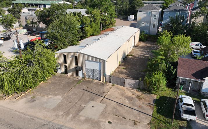Pictures of Industrial property located at 2108 Lou Ellen Ln, Houston, TX 77018 for lease - image #1