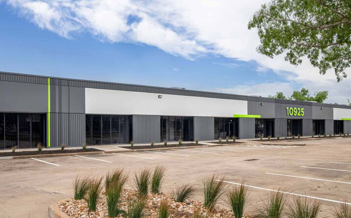 Pictures of Industrial property located at 10925 Kinghurst Dr, Houston, TX 77099 for lease - image #1
