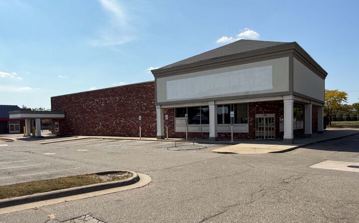Pictures of Retail property located at 16000 E 10 Mile Rd, Eastpointe, MI 48021 for lease - image #1