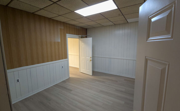 Pictures of Retail, Office property located at 1108 Stumpf Blvd, Gretna, LA 70053 for lease - image #1