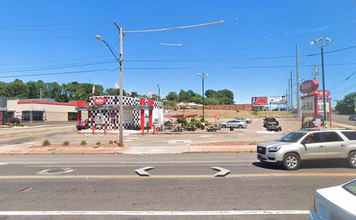 Pictures of Retail, Restaurant property located at 3000 Cleveland Ave NW, Canton, OH 44709 for lease - image #1