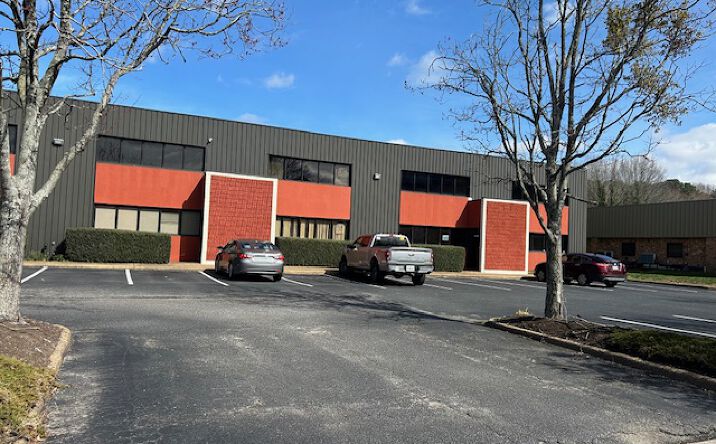 Pictures of Office property located at 11836 Canon Blvd, Newport News, VA 23606 for lease - image #1