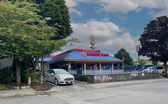 Pictures of Restaurant property located at 12225 N Jantzen Ave, Portland, OR 97217 for lease - image #1