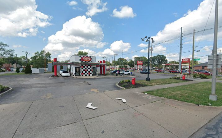 Pictures of Retail, Restaurant property located at 3260 E Broad St, Columbus, OH 43209 for lease - image #1
