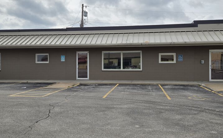 Pictures of Office property located at 1740 W 23rd St, Fremont, NE 68025 for lease - image #1