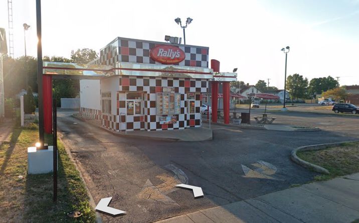 Pictures of Retail, Restaurant property located at 129 N Bridge St, Chillicothe, OH 45601 for lease - image #1
